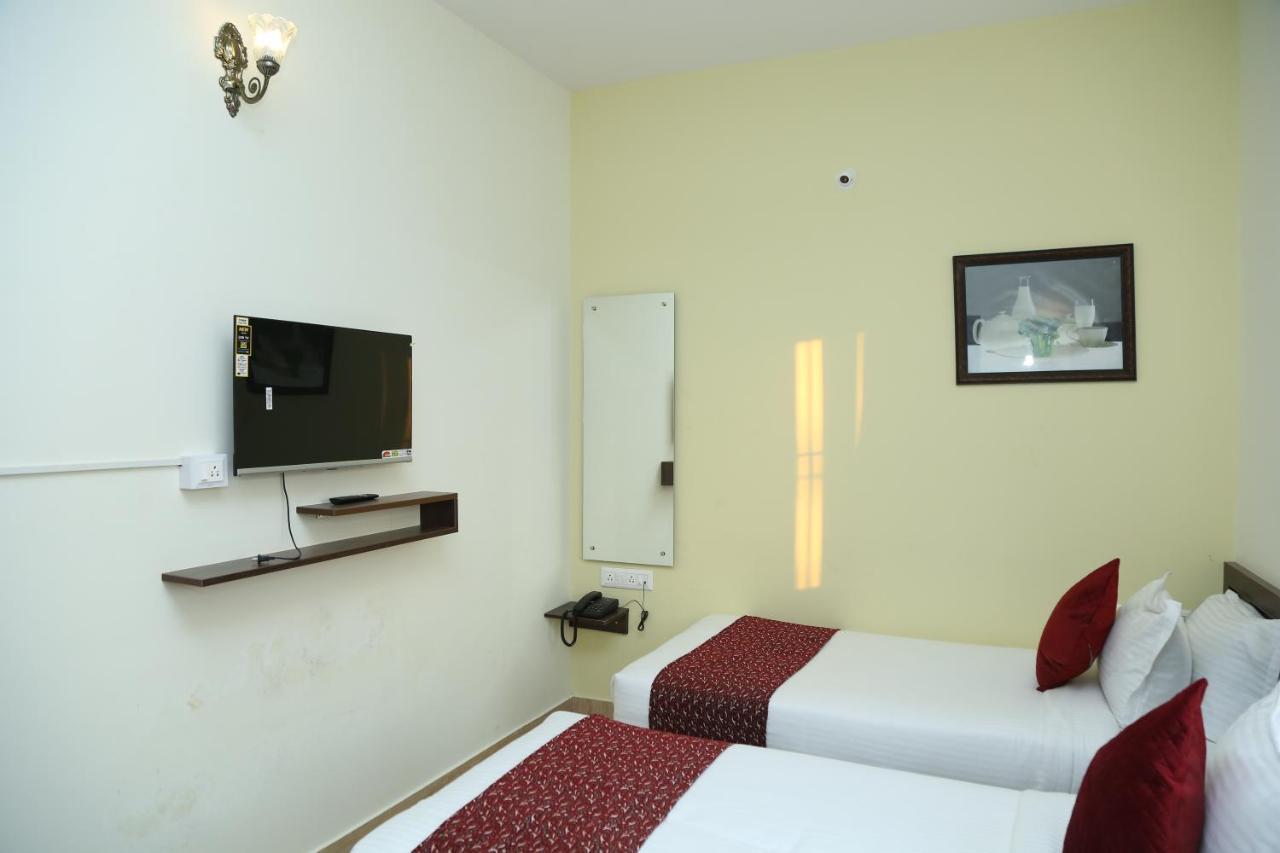 Hotel Bangalore Airport Inn, Airport Pickup & Drop Available 24X7 Yelahanka Kültér fotó